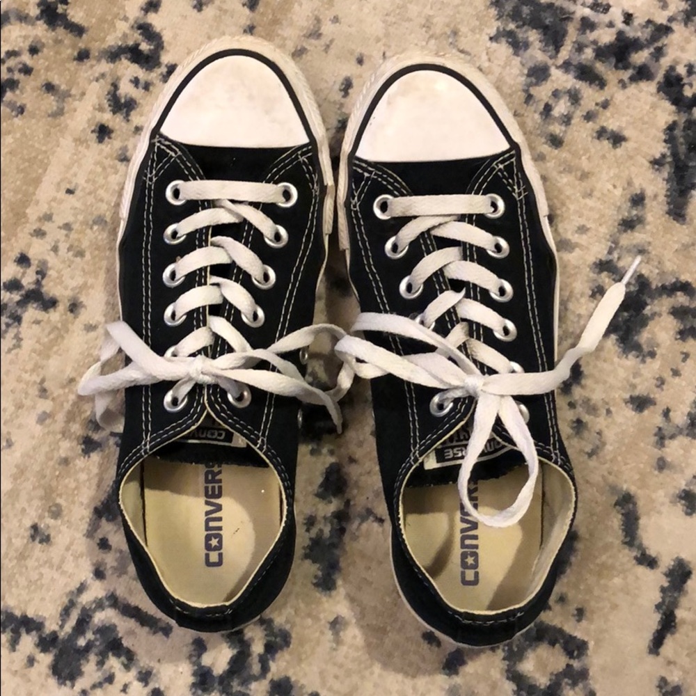 Black converse!